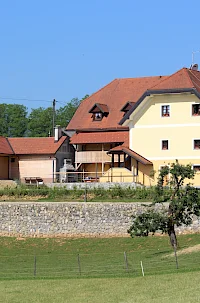 Hiša nasprot' sonca