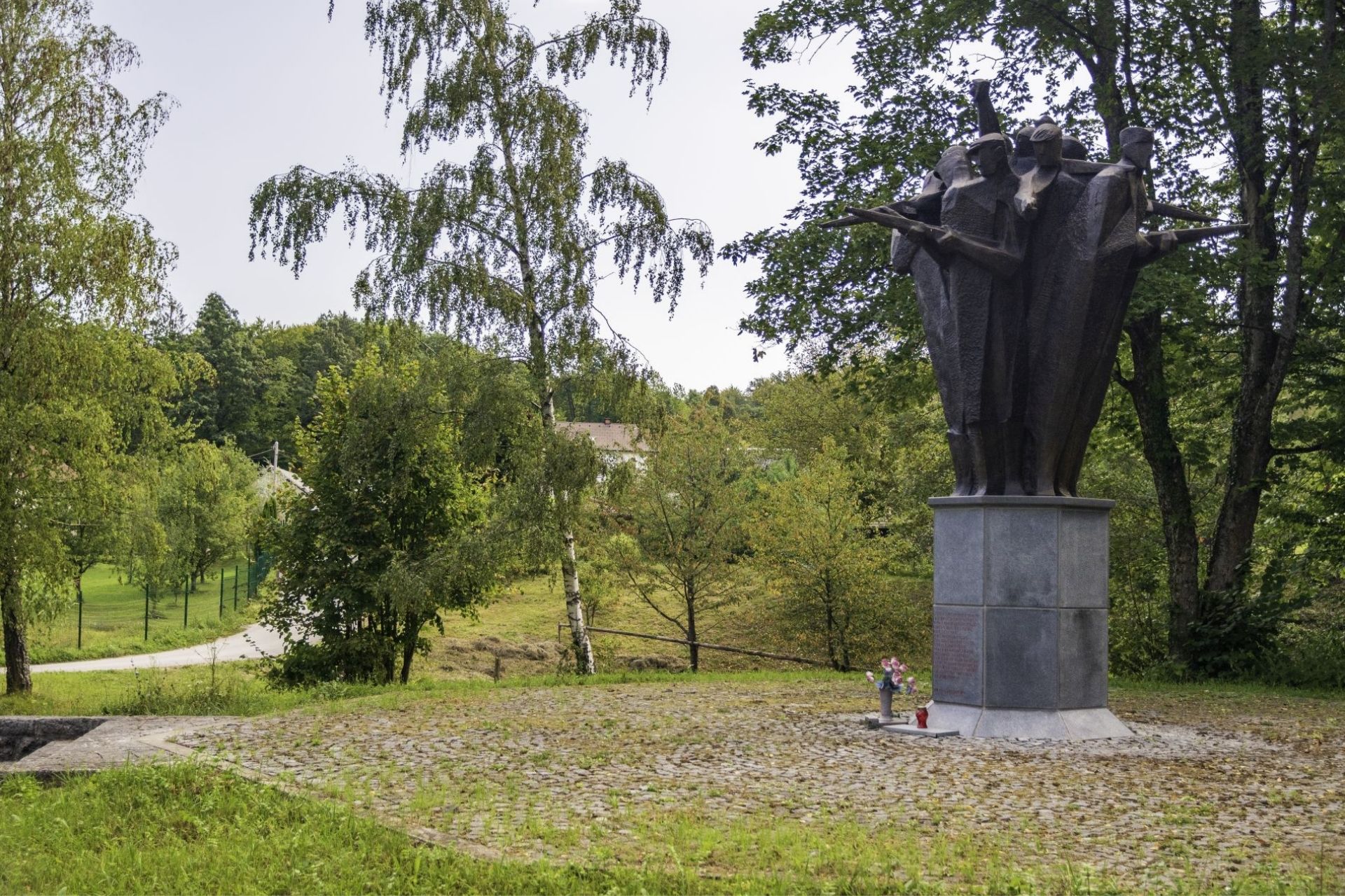 Denkmal in Gornje Laze